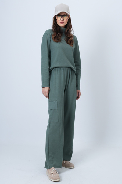 Trend Alaçatı Stili Women's Green Turtleneck Soft Textured Oversized Blouse and Cargo Pants Set Alc-X14382