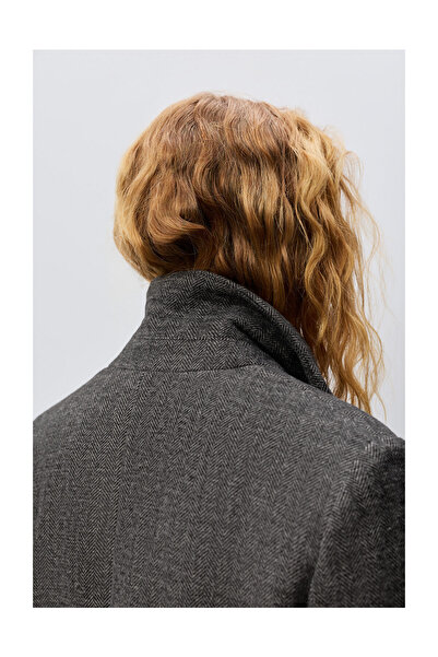 LEFTIES Woman's Long Straight Coat Made of Structured Fabric.