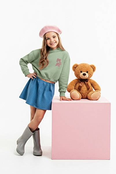 TRENDYOLKIDS Mintgrünes, bedrucktes Kapuzen-Sweatshirt aus Baumwolle, normal dick, mit Fleece-Innenfutter, gestricktes Sweatshirt für Mädchen TKDAW26SW00035