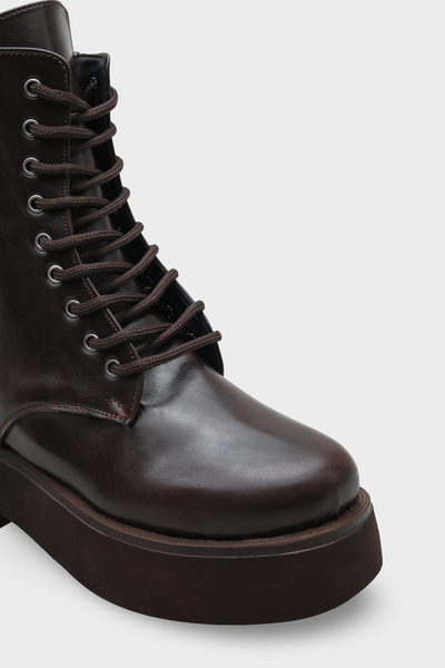 Capone Outfitters Melessa Round Toe Side Zipper Trak Sole Women's Boots