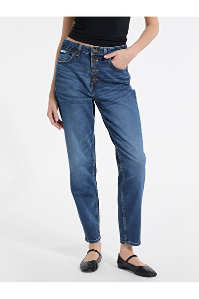 Guess Jeans Women Relaxed Fit Jean
