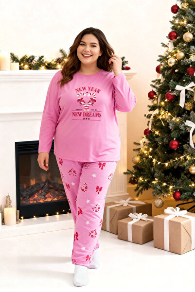 Trendyol Curve Rózsaszín újévi témájú kötött pizsama szett TBBAW23AI00044