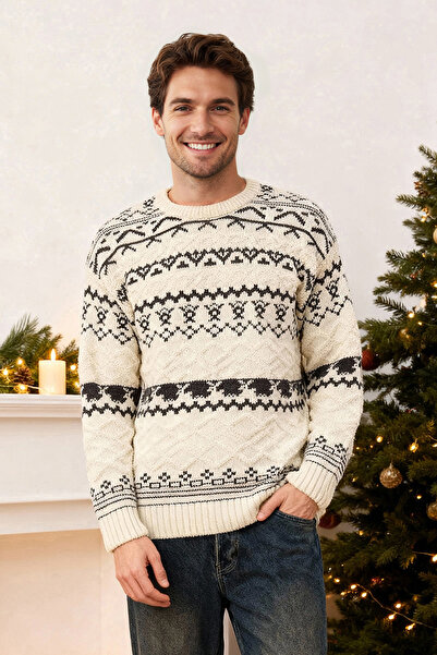Trendyol Collection Ecru Regular Crew Neck Christmas Themed Sweater Tmnaw26Kz00004