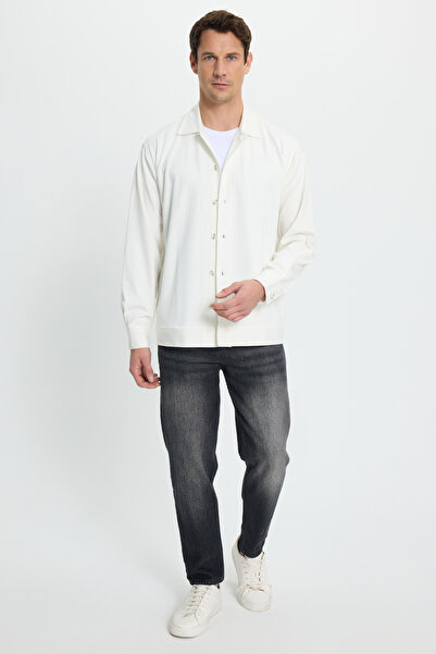 Tudors Men's relaxed fit button-down knit white shirt jacket with side pockets