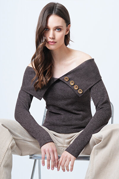 Trend Alaçatı Stili Women's Brown Madonna Collar Button Accent Piece Knitwear Blouse Alc-X14673