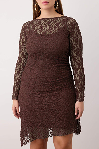 Trendyol Curve Кафява тийнейджърска дантелена мини рокля в голям размер TBBAW26AH00042