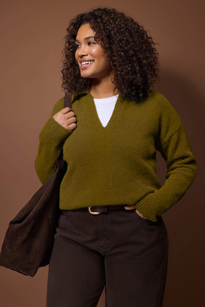 Trendyol Curve Pulover din tricot cu guler polo verde ulei, cu senzație moale TBBAW26AN00024