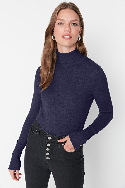 Trendyol Collection Marineblauer Premium-Garn mit merzerisierter Optik / Spezialgarn Basic-Strickpullover TWOAW23KZ01514