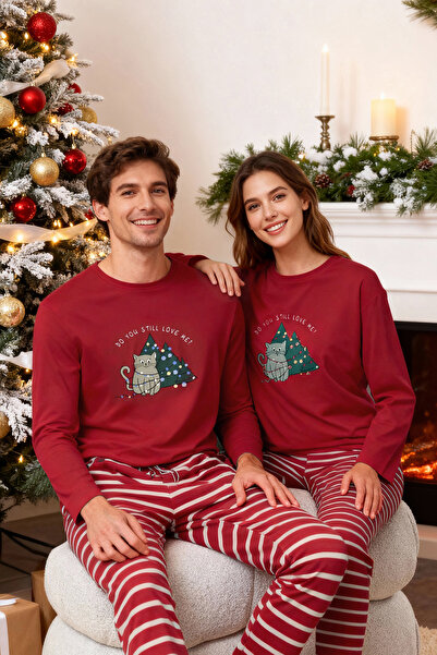 Trendyol Collection Karácsonyi témájú piros csíkos, normál szabású pizsama szett - TMNAW25PT00045