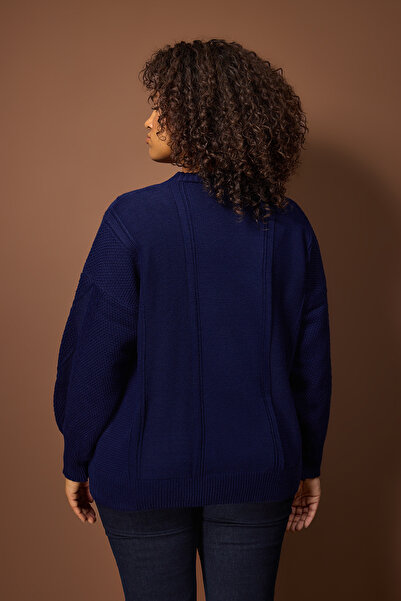 Trendyol Curve Navy Blue Hair Braid Detailed V-Neck Buttoned Knitwear Cardigan Tbbaw23Av00085