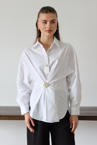 Trendyol Collection Weißes Gold-Accessoire-Hemd TWOAW26GO00137