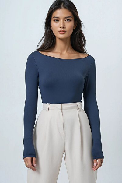 Trend Alaçatı Stili Anthrazitfarbene Damen-Basic-Bluse mit U-Boot-Ausschnitt ALC-X14395