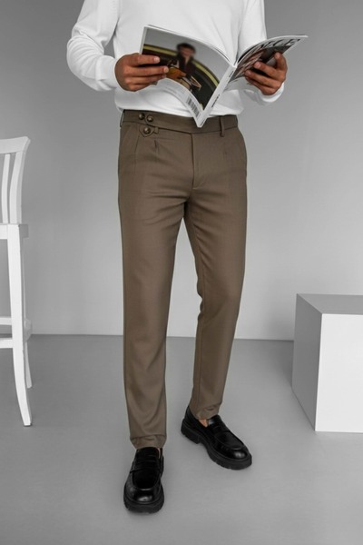 ablukaonline Ανδρικό παντελόνι από ανοιχτό καφέ πλισέ ύφασμα