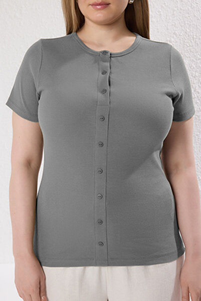 Trendyol Curve بلوزة محبوكة ذات أزرار رمادية مقاس كبير TBBSS25AF00060