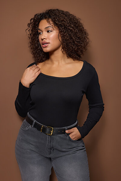 Trendyol Curve Black U-Neck Knitted Plus Size Blouse Tbbaw26Af00112