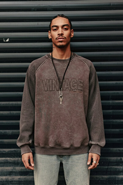 ablukaonline Ανδρικό φούτερ oversized με λεπτομέρεια vintage κεντήματος που πλένεται καφέ