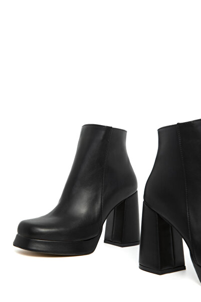 SOHO Black Women's Boots & Booties 21209