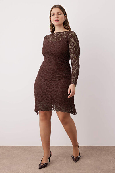 Trendyol Curve Кафява тийнейджърска дантелена мини рокля в голям размер TBBAW26AH00042