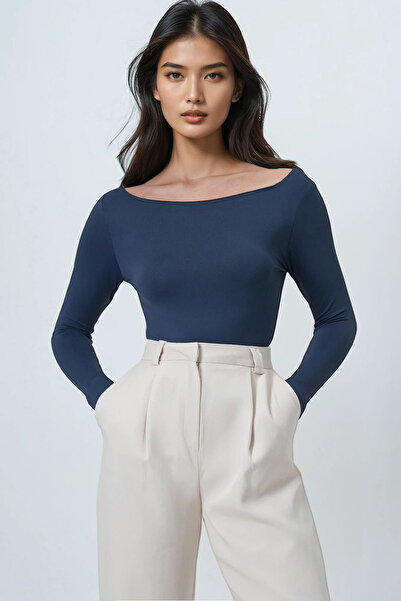 Trend Alaçatı Stili Anthrazitfarbene Damen-Basic-Bluse mit U-Boot-Ausschnitt ALC-X14395