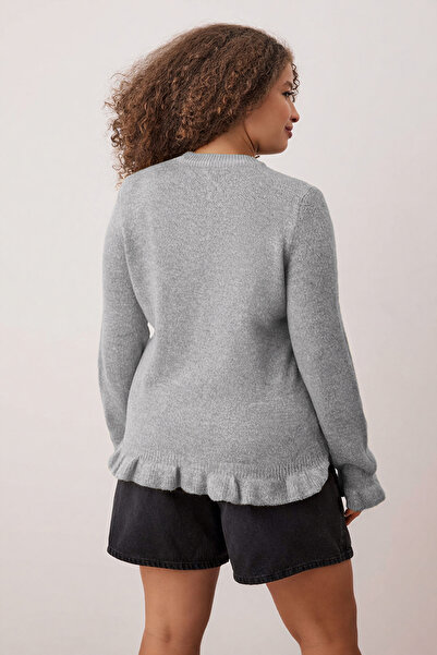 Trendyol Curve Light Gray Button & Flywheel Detailed Soft Textured Knitwear Cardigan Tbbaw26Av00031