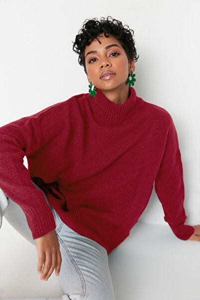 Trendyol Collection Weinroter, weicher, strukturierter Strickpullover mit Stehkragen TWOAW23KZ00469