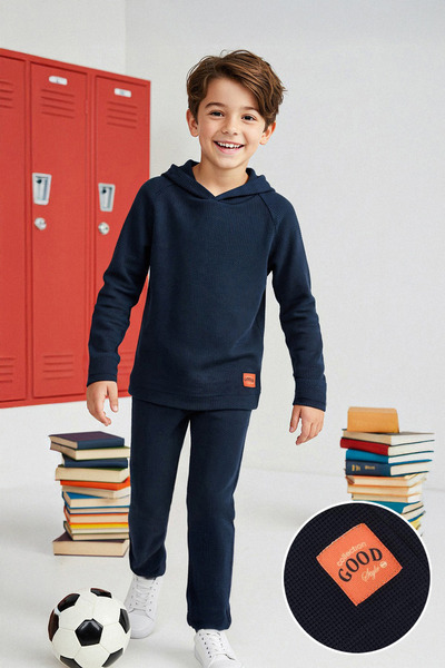 TRENDYOLKIDS Sötétkék pamut sima/alap kapucnis, túlméretezett fiú kötött alsó - felső szett TKDAW26AU00015