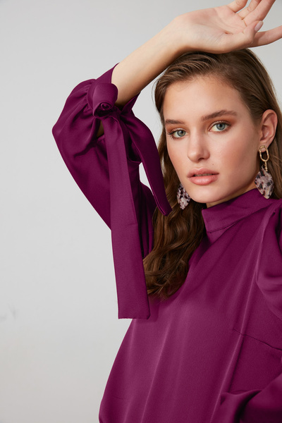 Trendyol Collection Bluză din satin - culoare prune, cravată detaliată TOFAW19FG0082