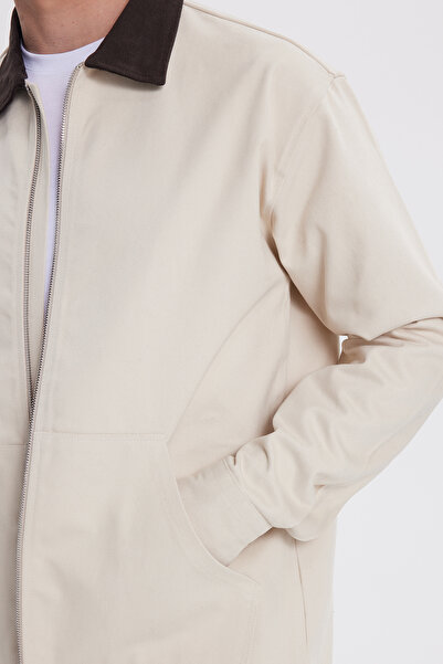 Tudors Men's Relax Fit Comfortable Cut Gabardine Straight Zippered Kangaroo Pocket Contrast Collar Beige Shirt Jacket