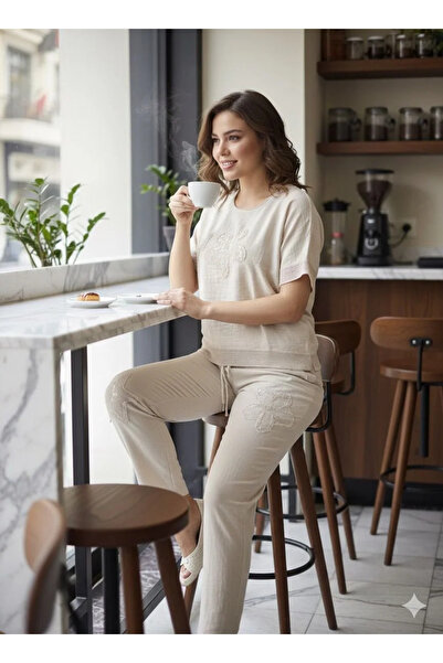 AGORATEKSTİL طقم نسائي من الكتان بأكمام قصيرة وتفاصيل شبكية بنقشة الأقحوان وا...