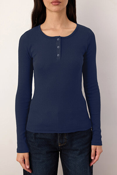 Trendyol Collection Navy Blue Snap Fastener Fitted/Bodycon Corded Fabric Stretchy Knitted Blouse Twoaw25Bz00080