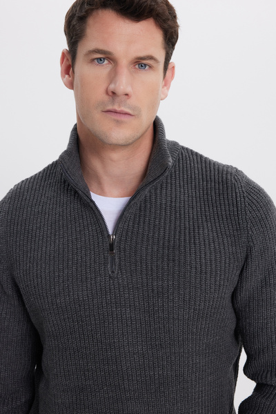 Tudors Ανδρικό πλεκτό πουλόβερ με λεπτή εφαρμογή με φερμουάρ σε γκρι γιακά