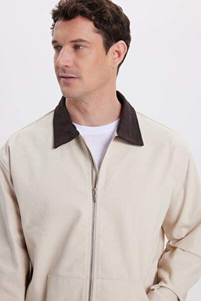 Tudors Men's Relax Fit Comfortable Cut Gabardine Straight Zippered Kangaroo Pocket Contrast Collar Beige Shirt Jacket