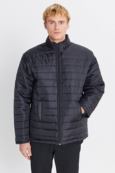 AC&Co / Altınyıldız Classics Men's Black Warm Windproof Padded Standard Fit Regular Fit Stand Collar Side Pocket Coat