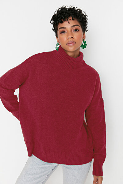 Trendyol Collection Weinroter, weicher, strukturierter Strickpullover mit Stehkragen TWOAW23KZ00469