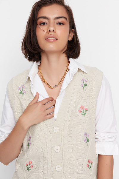 Trendyol Collection Stone Embroidered Floral Patterned Knitwear Vest - Twoaw23Sv00025