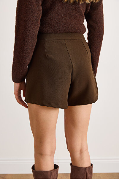 Olalook Γυναικεία καφέ σορτς με πλισέ ζώνη με λεπτομέρεια μίνι φούστα ETK-19000370
