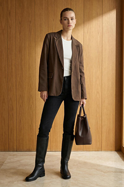 Trendyol Collection Spezielle Kollektion: Braune Blazerjacke mit gealtertem Effekt und bequemer Passform, gewebt, TWOAW26BC00008