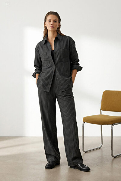 Trendyol Collection Anthrazitfarbenes gestreiftes Hemd, Hose, gewebter Untert...