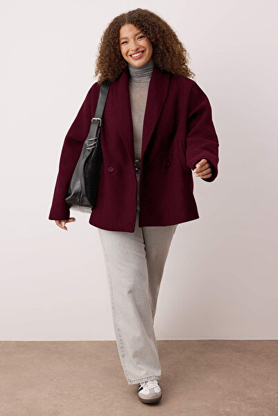 Trendyol Curve معطف قصير من الصوف العادي باللون العنابي قصة فضفاضة Kaşe TWOAW26DD00009