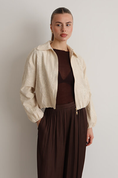 Trendyol Collection Weiße, selbstgemusterte, gewebte, dünne Saisonjacke mit R...