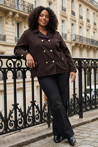 Trendyol Curve Braune Jeansjacke in Übergröße TBBAW26AG00004