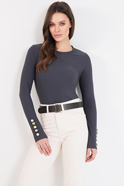 Trend Alaçatı Stili بلوزة نسائية ذات ياقة دائرية وتفاصيل أزرار بلون أنثراسايت...