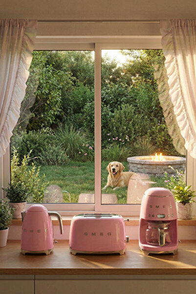 SMEG Pembe Kettle 1x2 Ekmek Kızartma Makinesi Ve Filtre Kahve Makine Seti