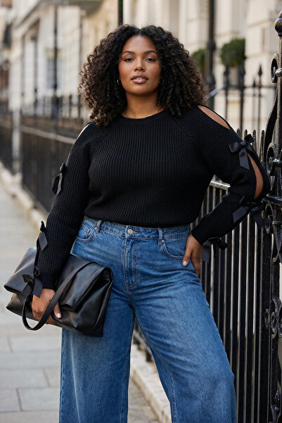 Trendyol Curve Schwarzer Strickpullover mit Schleifenband und Schleifendetail TBBAW26AN00075