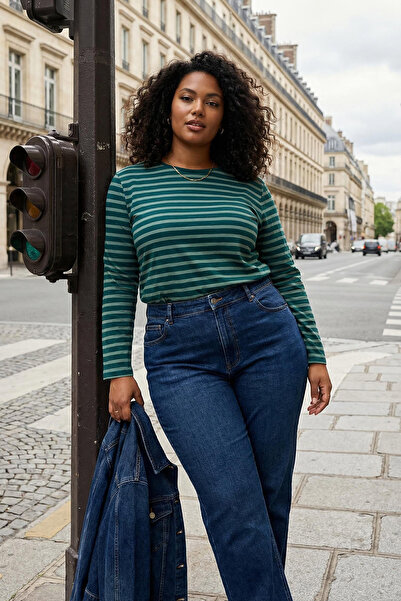 Trendyol Curve Green Striped Regular/Normal Fit Basic Crew Neck Knitted T-Shirt Tbbaw26Bf00003