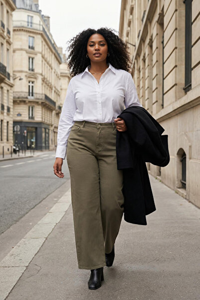 Trendyol Curve Khakifarbene High-Waist-Jeans im 90er-Jahre-Stil mit weitem Bein und Übergröße TBBAW26CJ00053