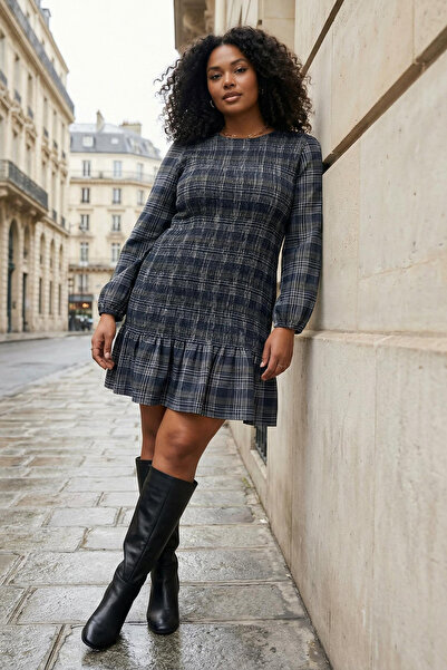 Trendyol Curve Mehrfarbiges, kariertes, kariertes, gewebtes Mini-Kleid in Übergröße für Teenager TBBAW26AH00087