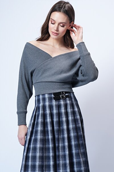 Trend Alaçatı Stili Dámská antracitová blůza s výstřihem do V a předním zadním dílem ALC-019-053-BLZ