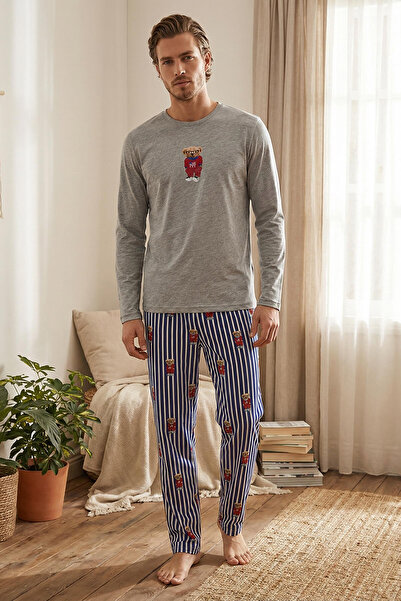 Trendyol Collection Gestrickter Pyjama mit normaler Passform und grauem Teddy...