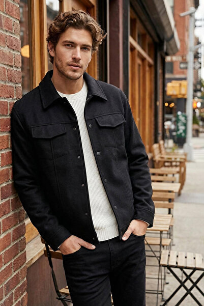 Trendyol Collection Palton negru cu căptușeală scurtă de iarnă TMNAW25KB00010